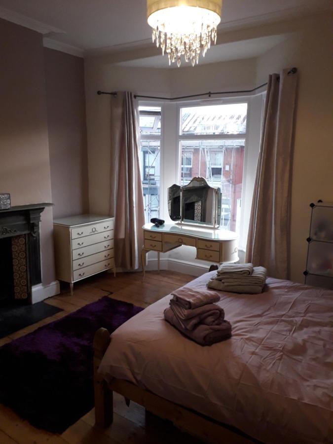Traditional House Near Liverpool City Centre Экстерьер фото